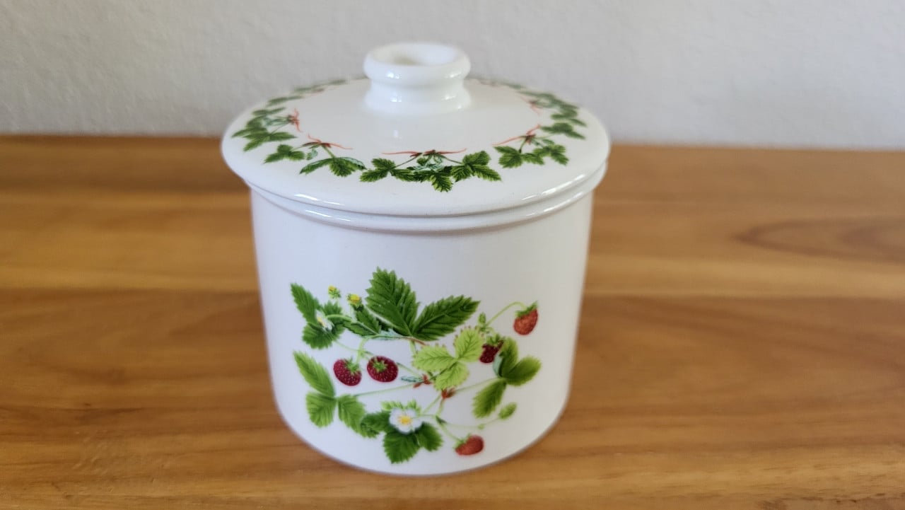 Vintage set Portmeirion  Summer Strawberries (by Angharad Menna 1980)