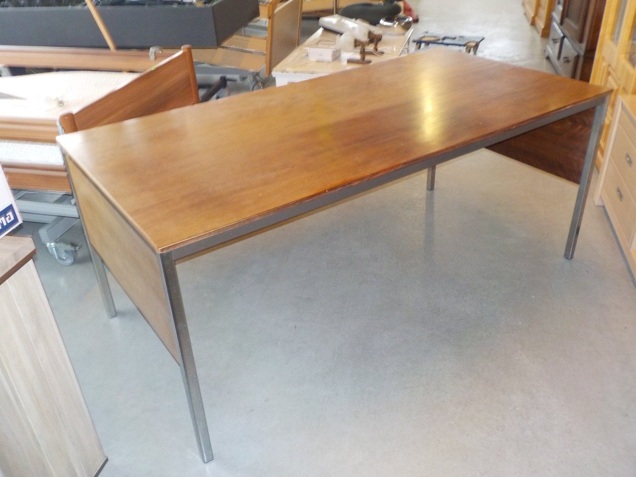 Zeer mooie kwaliteit bureautafel 90 x 180 cm in zeer goede staat