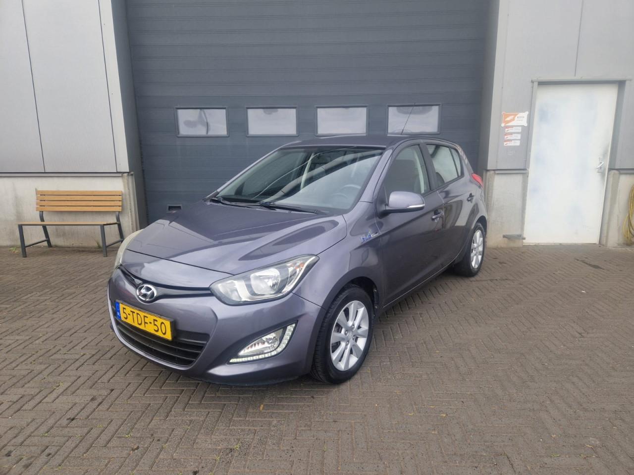 TE KOOP HYUNDAI i20 1.2i I DEAL EURO 5 ZUINIGHEIDSLABEL B 113.789 KM