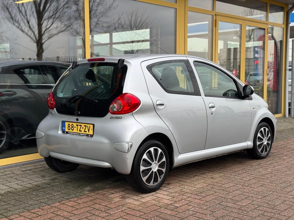 Toyota Aygo 1.0-12v +