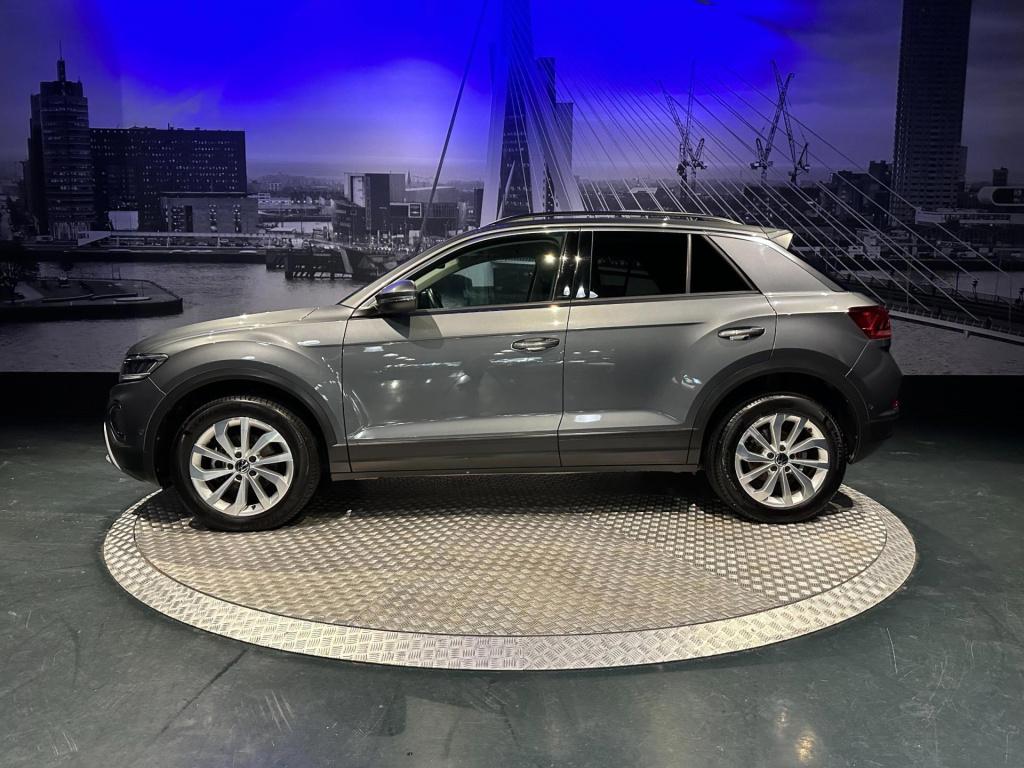 Volkswagen T-roc 1.0 tsi life *acc*17inch*privacy glass*led*appconnect*priv