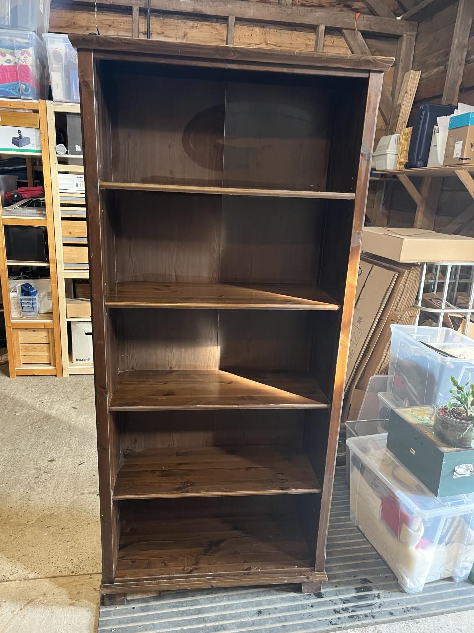 Houten Boekenkast **GRATIS**