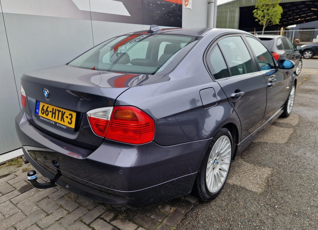 BMW 3-serie 320i executive