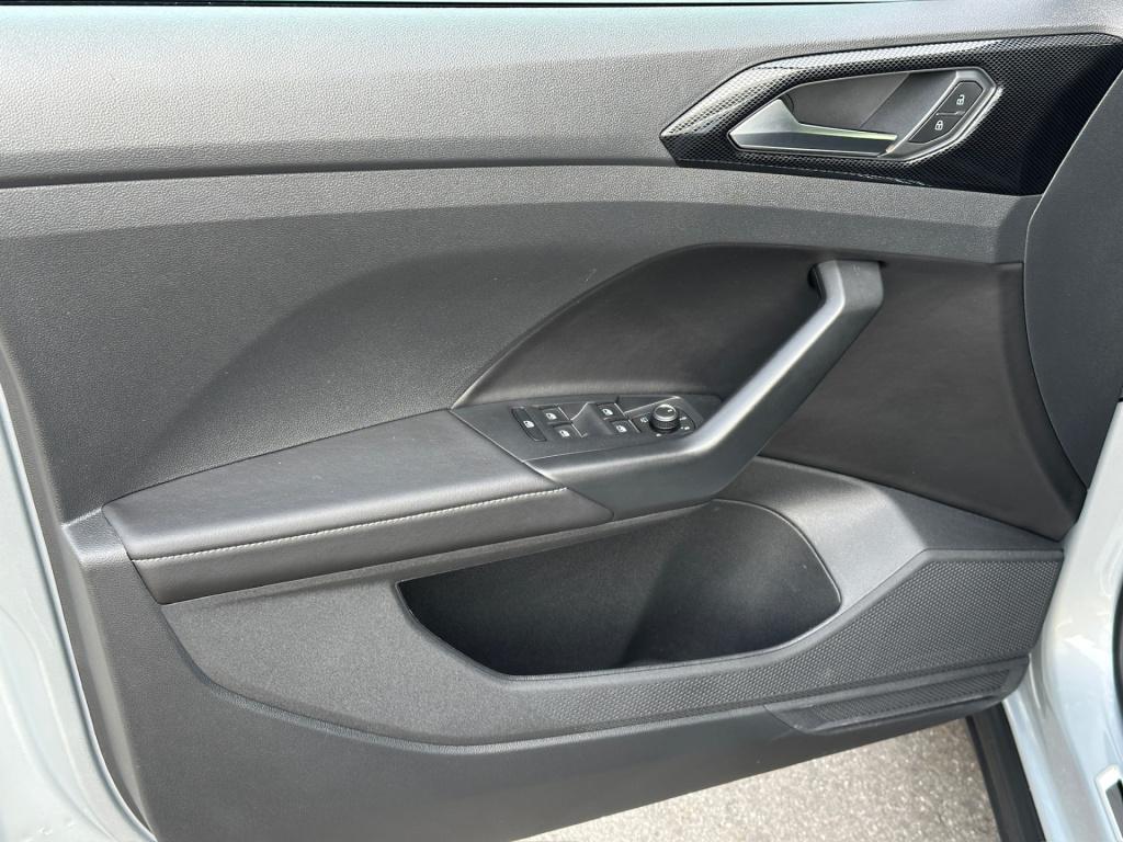 Volkswagen T-cross 1.5 tsi 150pk dsg r-line | camera | trekhaak | navi | iq