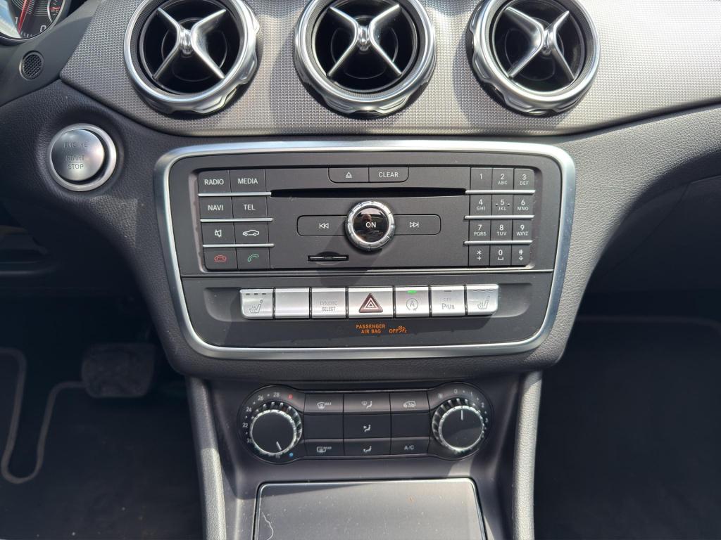 Mercedes-Benz Gla-klasse 180 premium | pano | leder sportstoelen | camera |