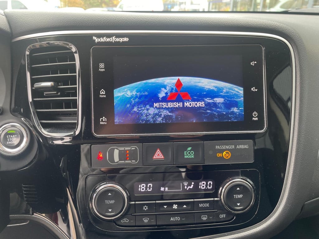 Mitsubishi Outlander 2.0 connect pro