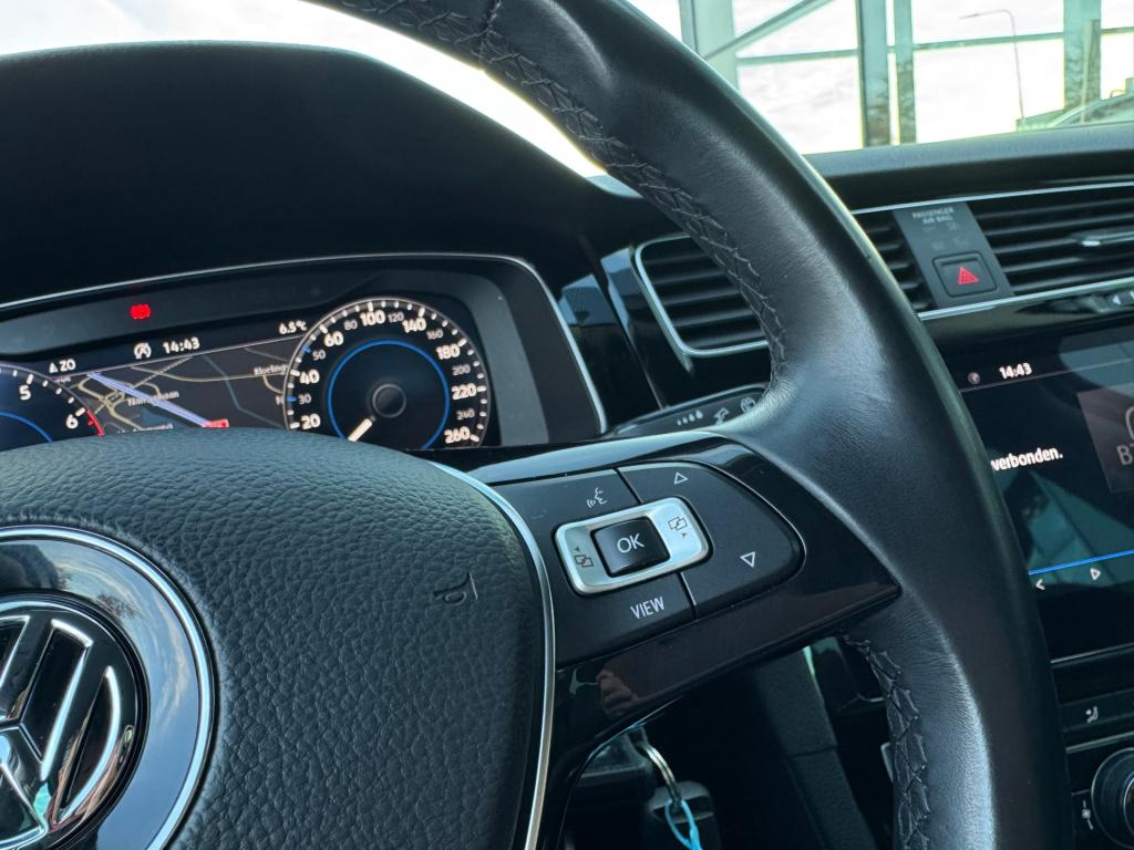 Volkswagen Golf 1.0 tsi join * virtual cockpit * navigatie * stoelverwarmin