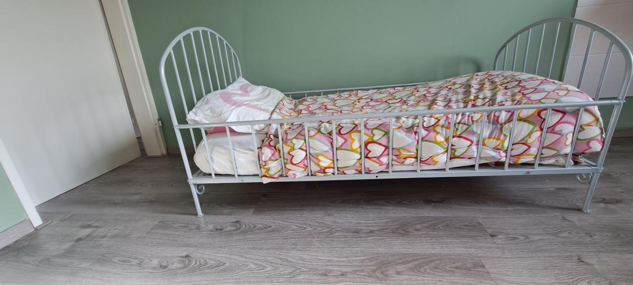 Peuterbed met matras