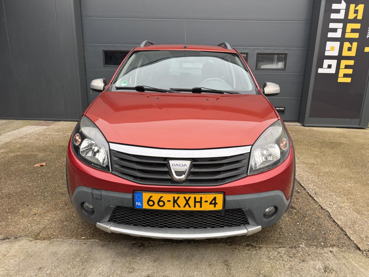 Dacia Sandero 1.6 MPI Stepway 90 2010 Rood Airco Apk Nap Navi