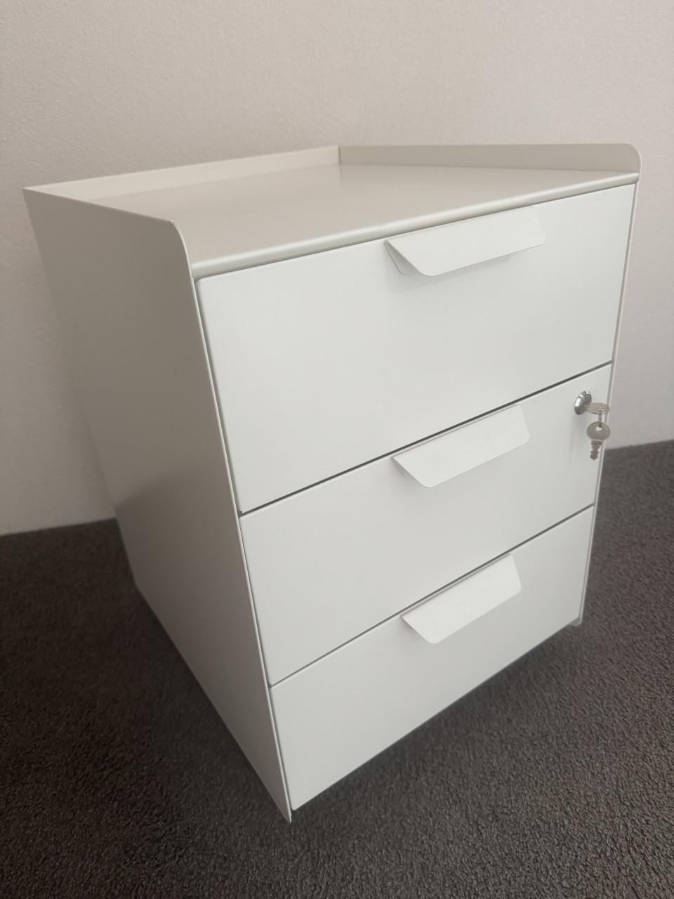 Wit metalen ladeblok 56 x 44 x 40 cm
