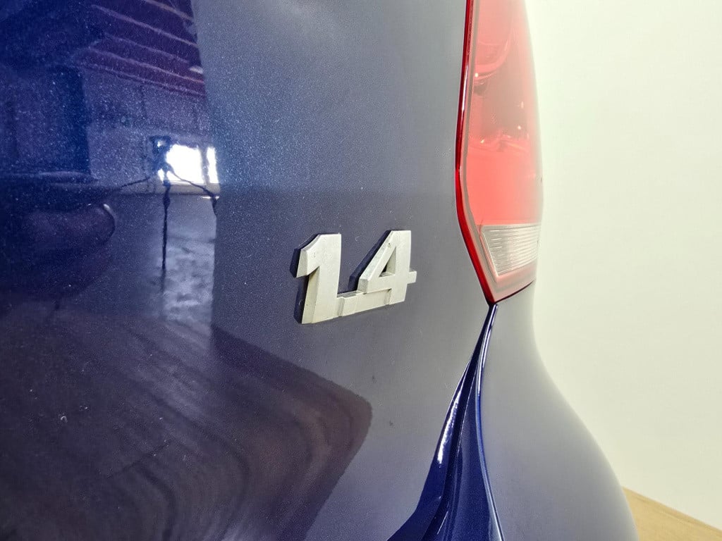 Volkswagen Polo occasion 1.4-16v comfortline met cruisecontrol en leuke vel