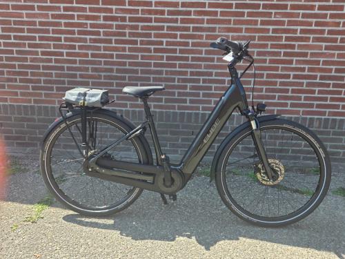 Cube supreme hybrid dames 50 500wh accu  van 2999 voor 2350 inruil mogelijk