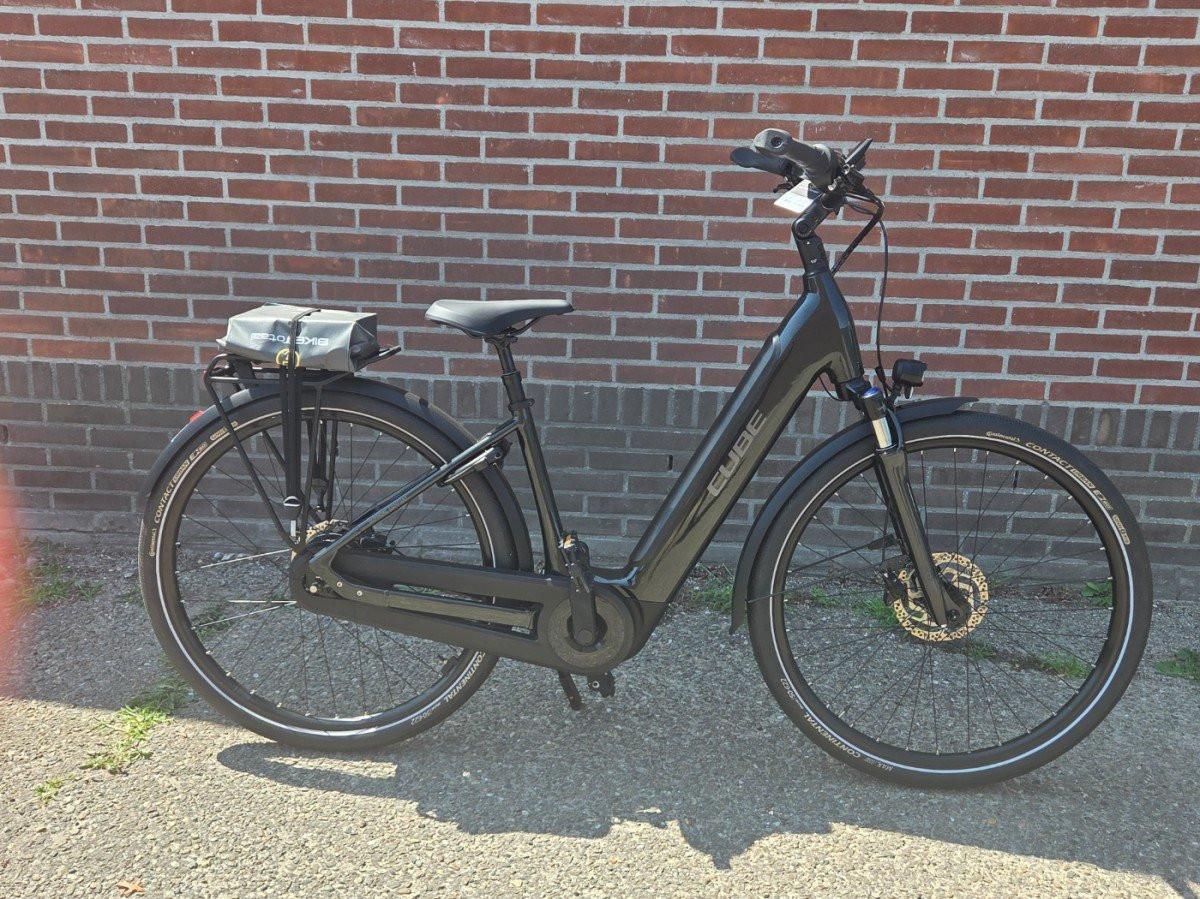 Cube supreme hybrid dames 50 500wh accu  van 2999 voor 2350 inruil mogelijk