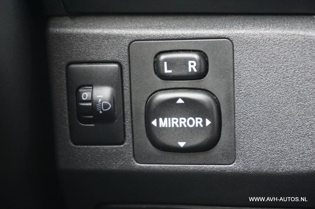Toyota Yaris 1.0 vvti acces
