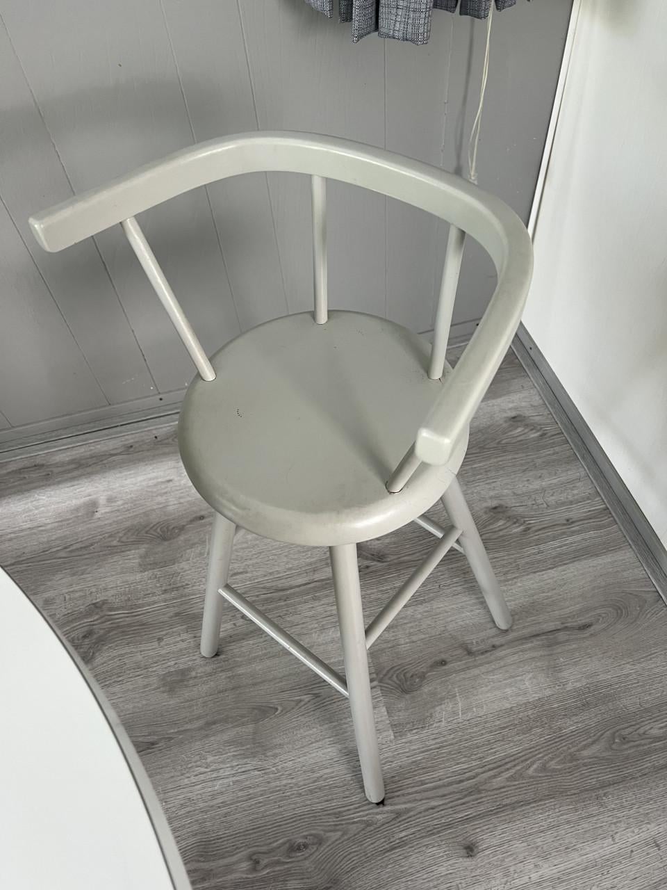 Houten kinderstoel