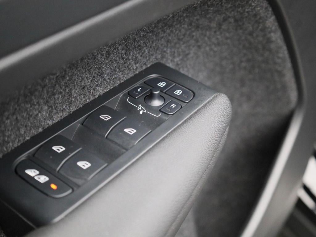 Volvo XC40 recharge core | automaat | navigatie | apple carplay / android a