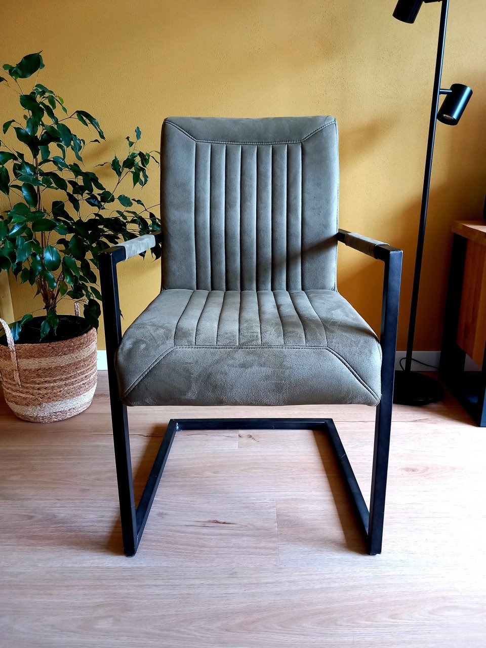 TE KOOP -2 STOELEN-
