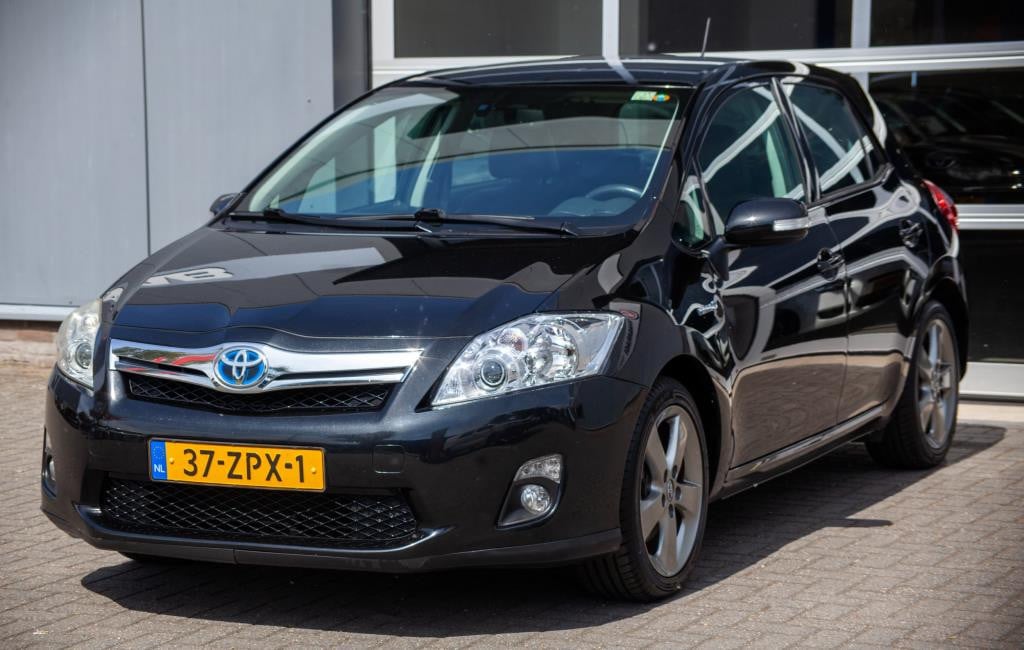 Toyota Auris 1.8 full hybrid executive business
