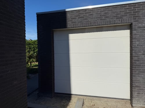 Garagedeur elektrisch sectionaaldeur