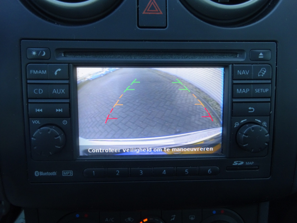 Nissan Qashqai 1.6 connect edition climate control / camera / trekhaak / lm