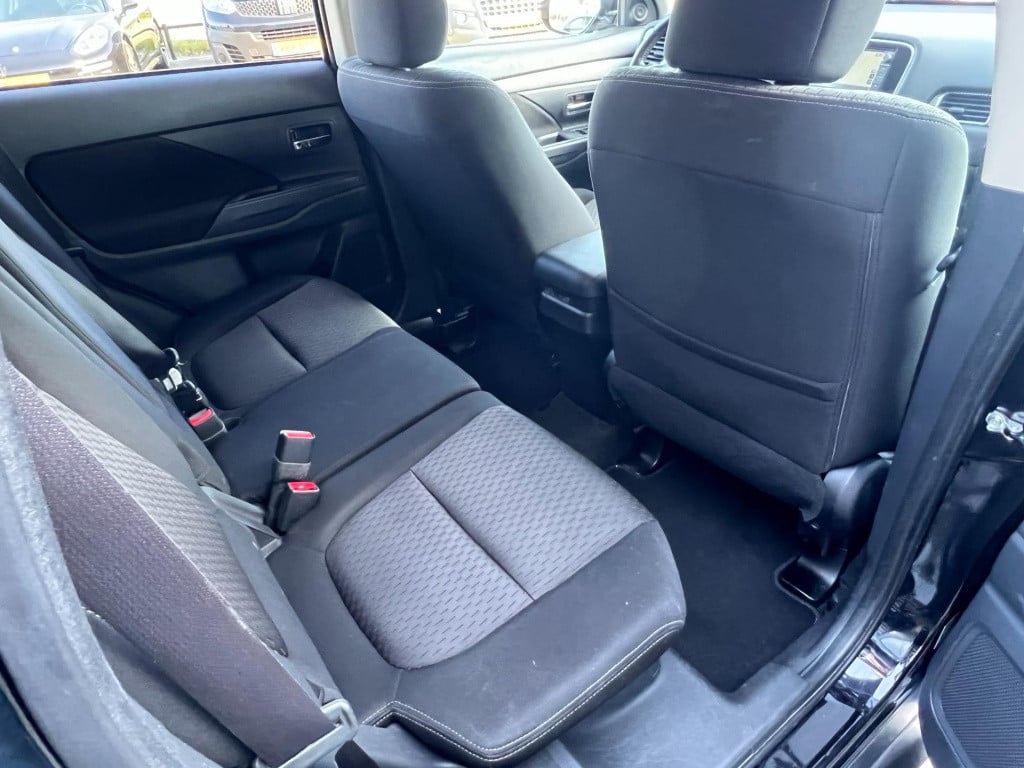 Mitsubishi Outlander 2.0 business edition 7 persoons