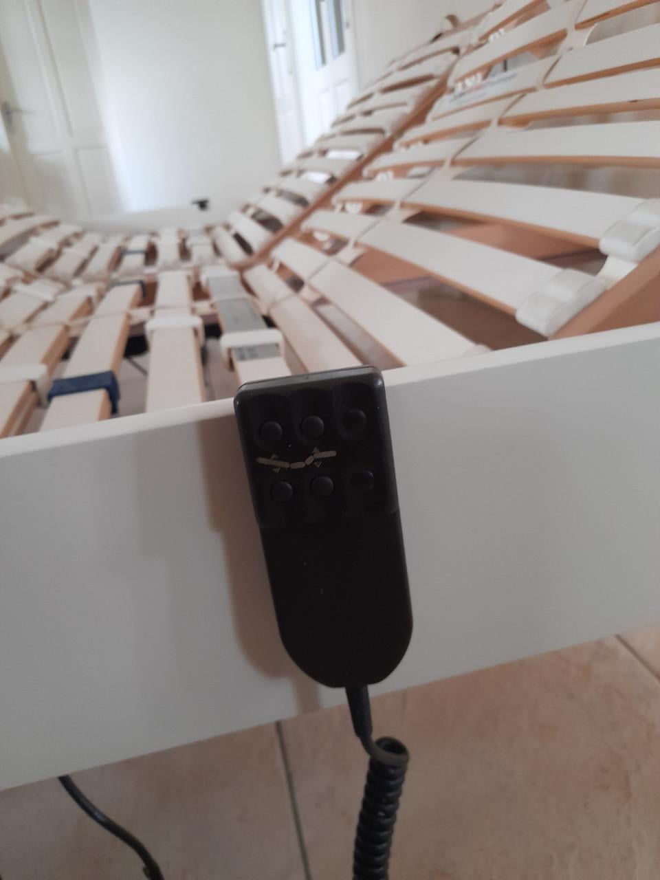 Auping bed met elektrisch verstelbare bodem (180 x 200) in goede staat