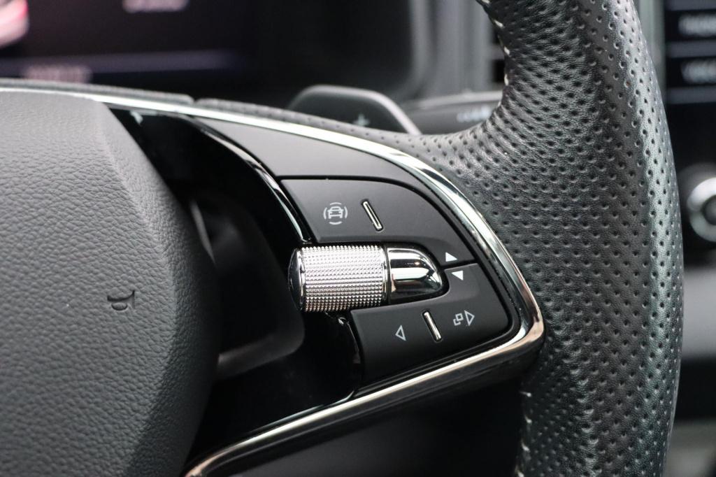 Skoda Karoq 1.5 tsi act sportline business