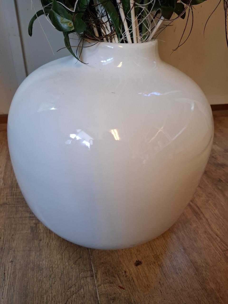 Grote vaas inclusief kunstbloemen