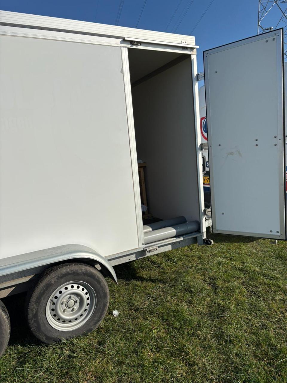 Zo goed als nieuwe dichte aanhanger – Hapert Sapphire geremd