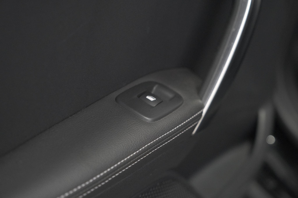 Peugeot 2008 puretech 130 gt-line | trekhaak | camera | apple carplay | par