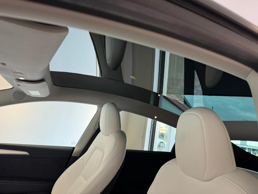 Tesla Model Y long range awd 75 kwh