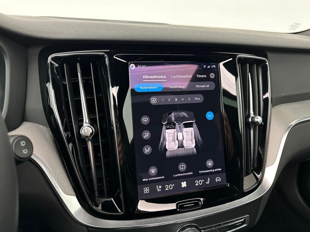 Volvo V60 t8 455pk recharge plus dark| pano| hud| trekhaak| 360camera