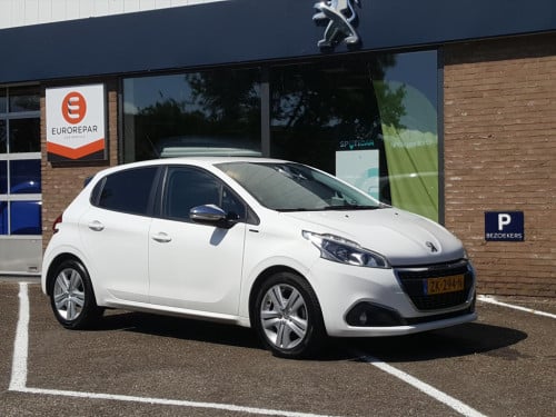 Peugeot 208 1.2 puretech 82pk signature navigatie | apple carplay & android