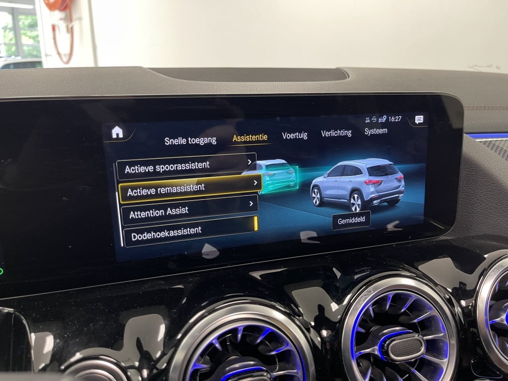 Mercedes-Benz Gla-klasse 250 e amg line | pano | 360 cam | leer | multibeam
