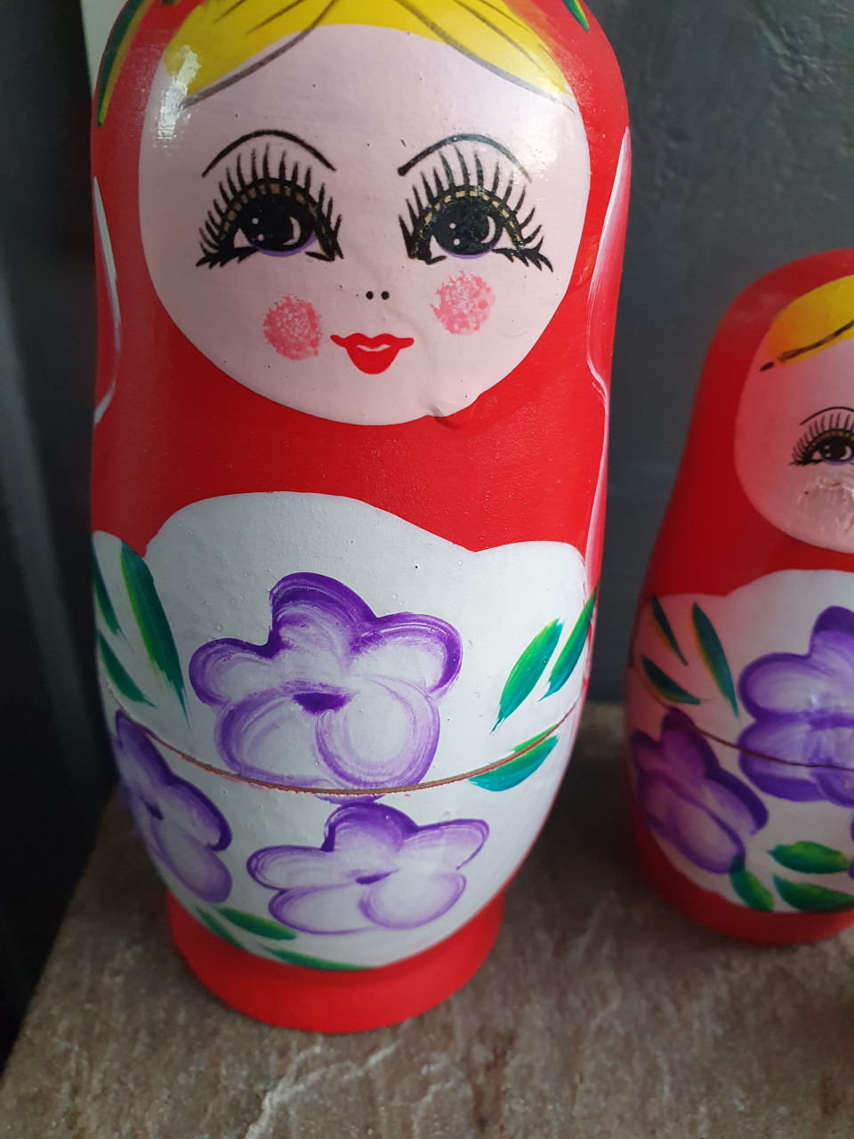 Mooi vintage 6 delig matroesjka's beeldjes set, met de hand geschilderd