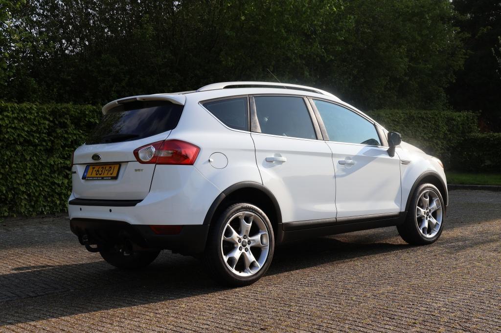 Ford Kuga 2.5 20v titanium|trekhaak|12 maanden bovag garantie|volledig rij