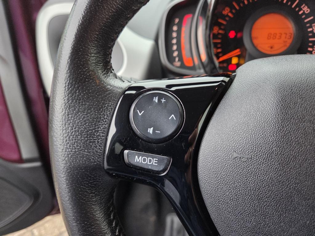 Peugeot 108 1.2 puretech 82 pk allure | lm velgen | getint glas | smartphon