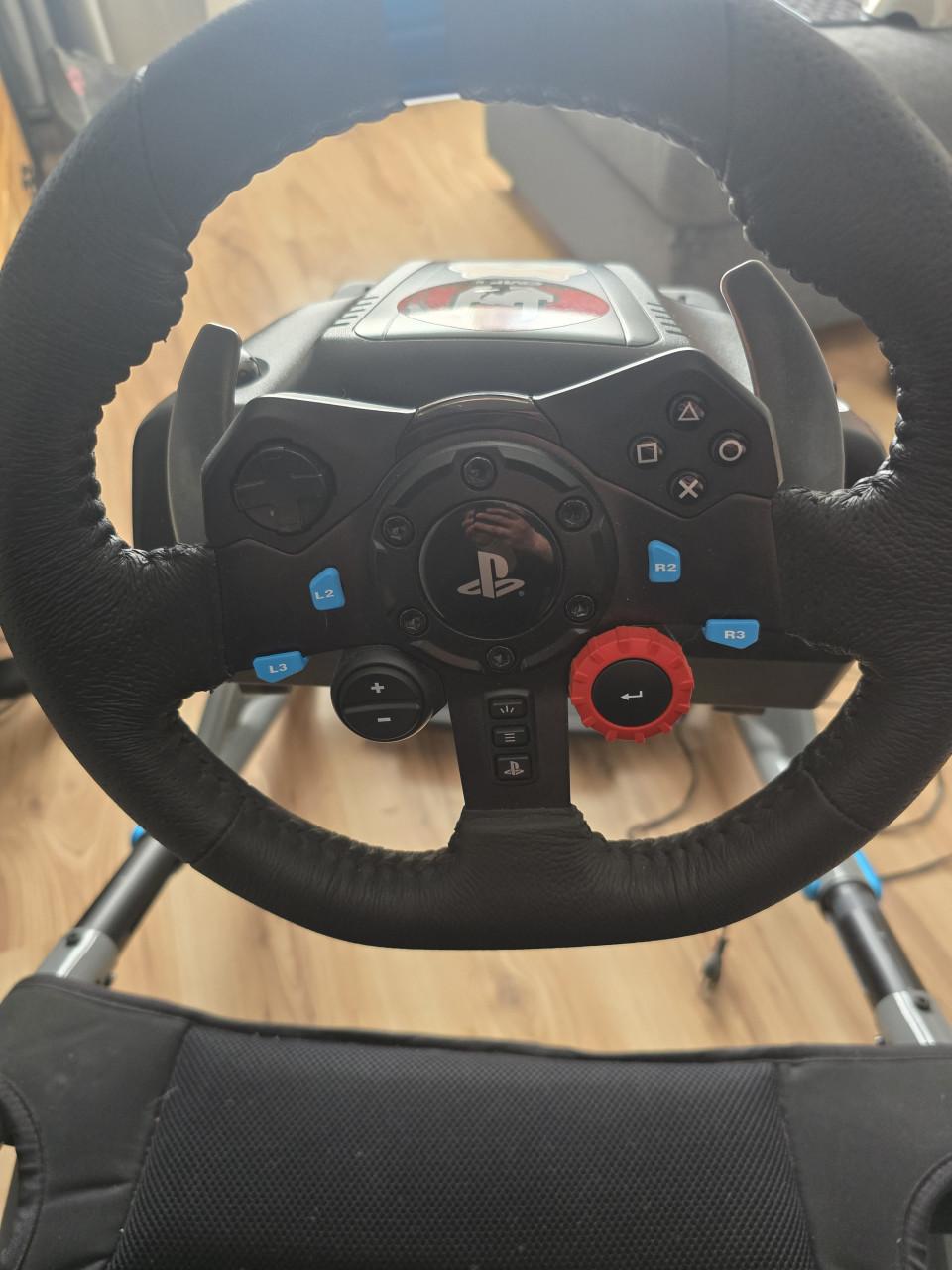 Playseat trophy + logitech g29 + shifter + mat