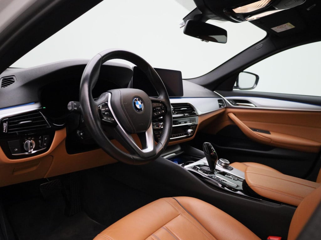 BMW 5 Serie touring 520e executive | automaat | leder | navigatie | apple c