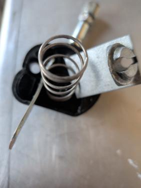 Opzoek naar monteur voor kleine Tomos reparatie