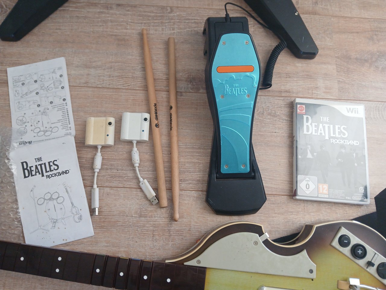 The beatles rockband set nintendo wii