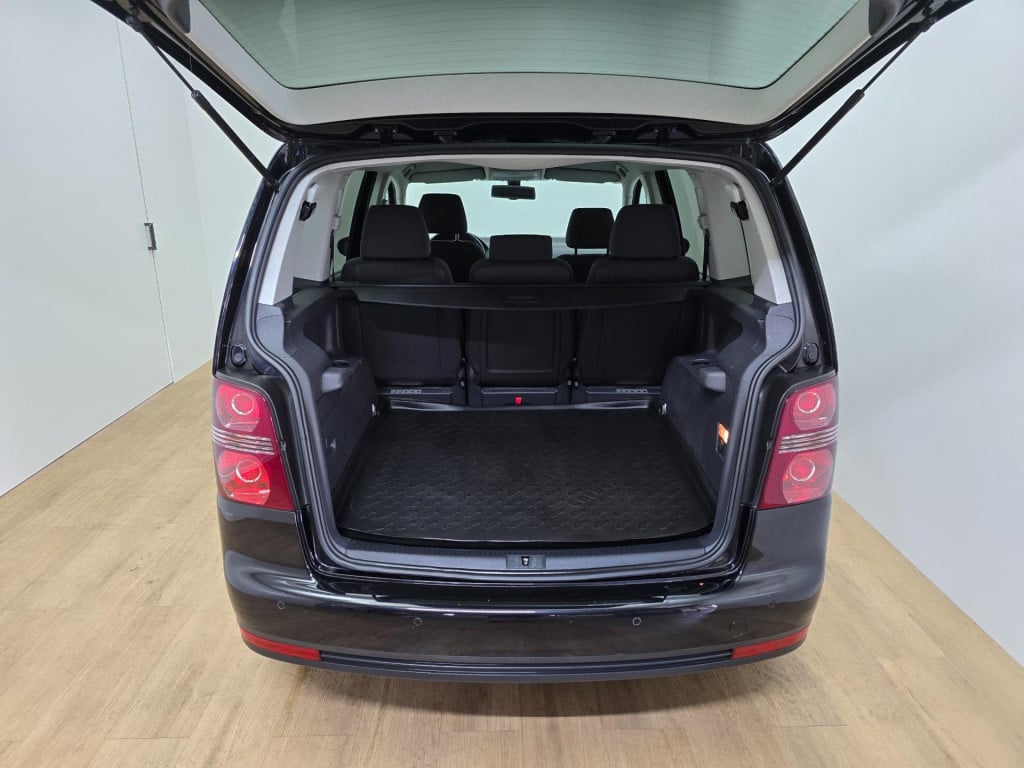 Volkswagen Touran occasion 1.4 tsi highline automaat en 7 zits(!) | tweedeh