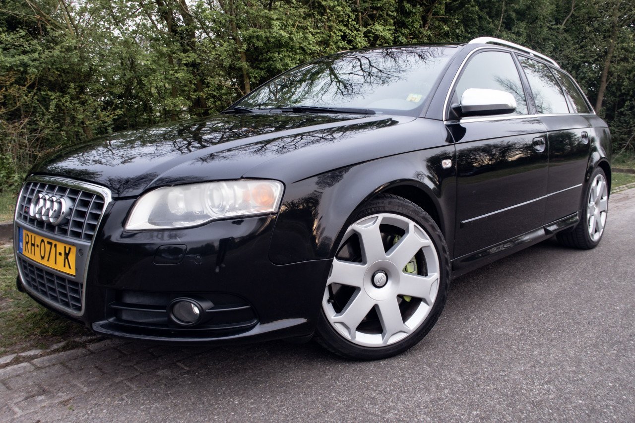 Audi S4 Avant V8 Handbak 2005 Zwart - Milltek - Youngtimer