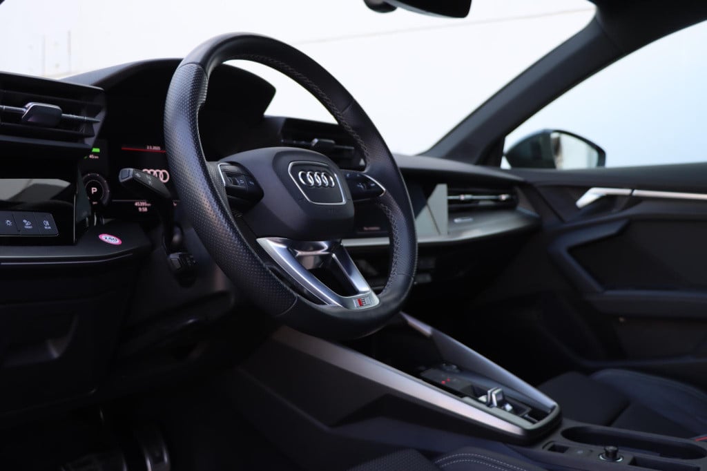 Audi A3 sportback 40 tfsi e s edition 204pk s-tronic