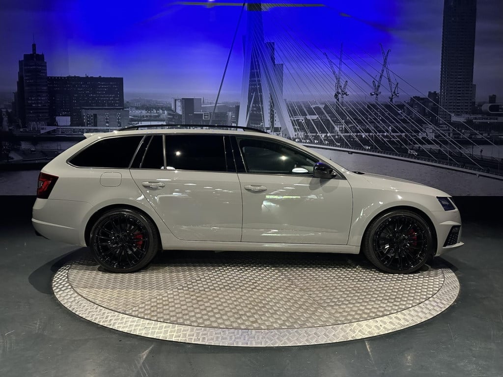 Skoda Octavia combi 2.0 tsi rs 245 *full options*concaver wheels*milltek*to