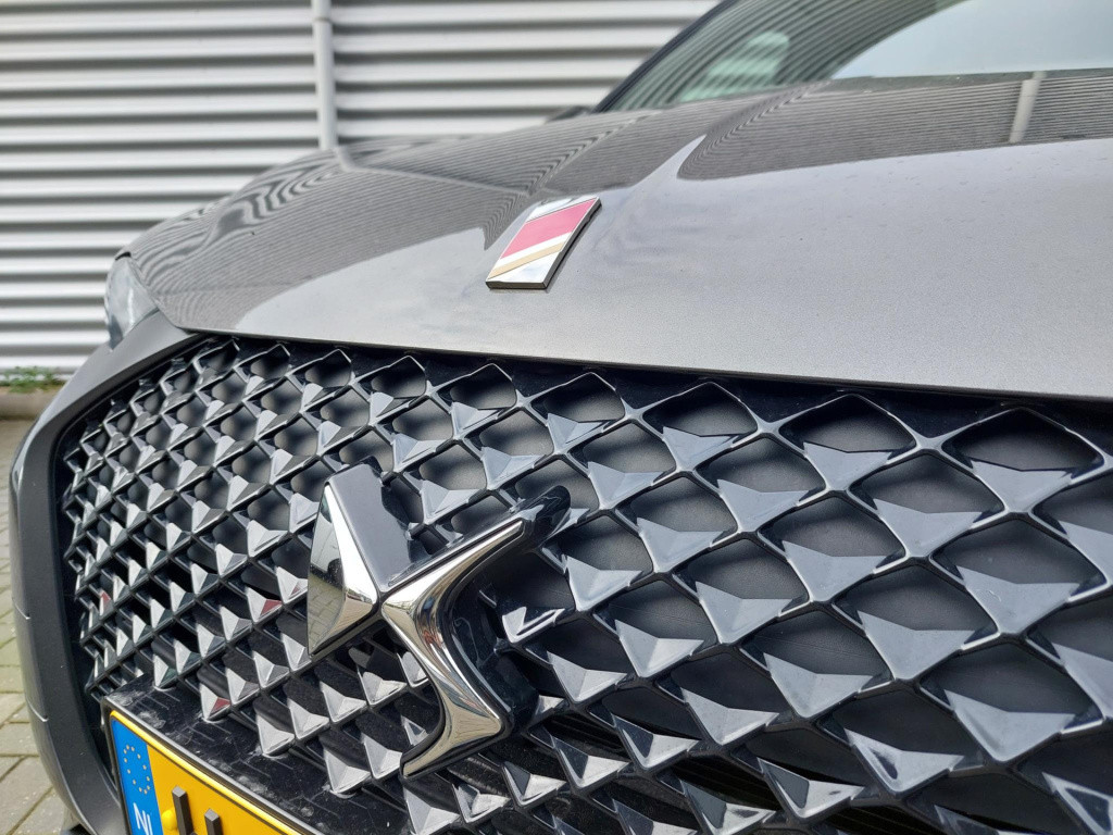 Ds Ds 3 crossback 100 performance line navi/cam/keyless