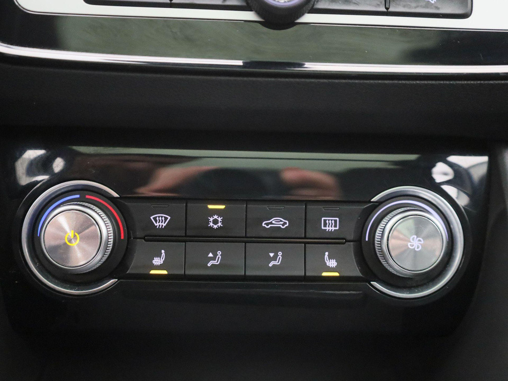 MG Zs-ev luxury 45 kwh automaat | panoramadak | leder | navigatie | airco |
