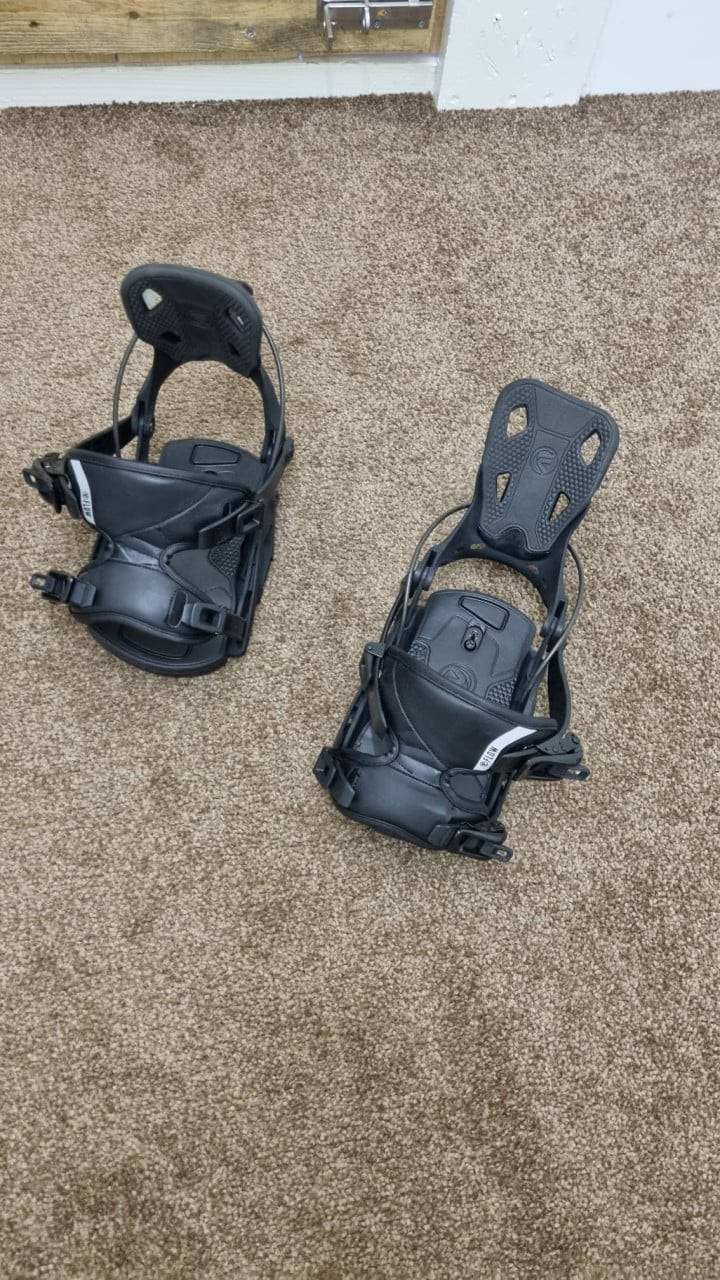 Te koop: snowboard spullen
