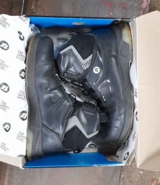 Bata werkschoenen maat 44