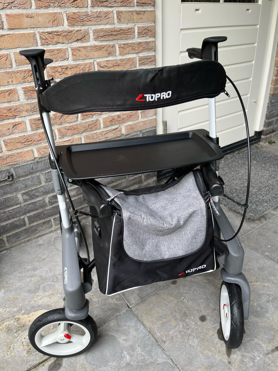 ZGAN Rollator merk Topro met tas en dienblad